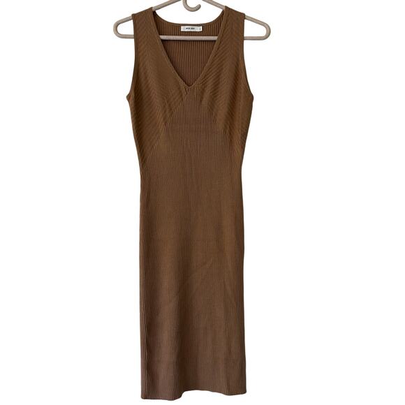 Mod Ref Janine sheath midi ribbed sweater dress neutral minimalist fall brown M - Picture 1 of 11